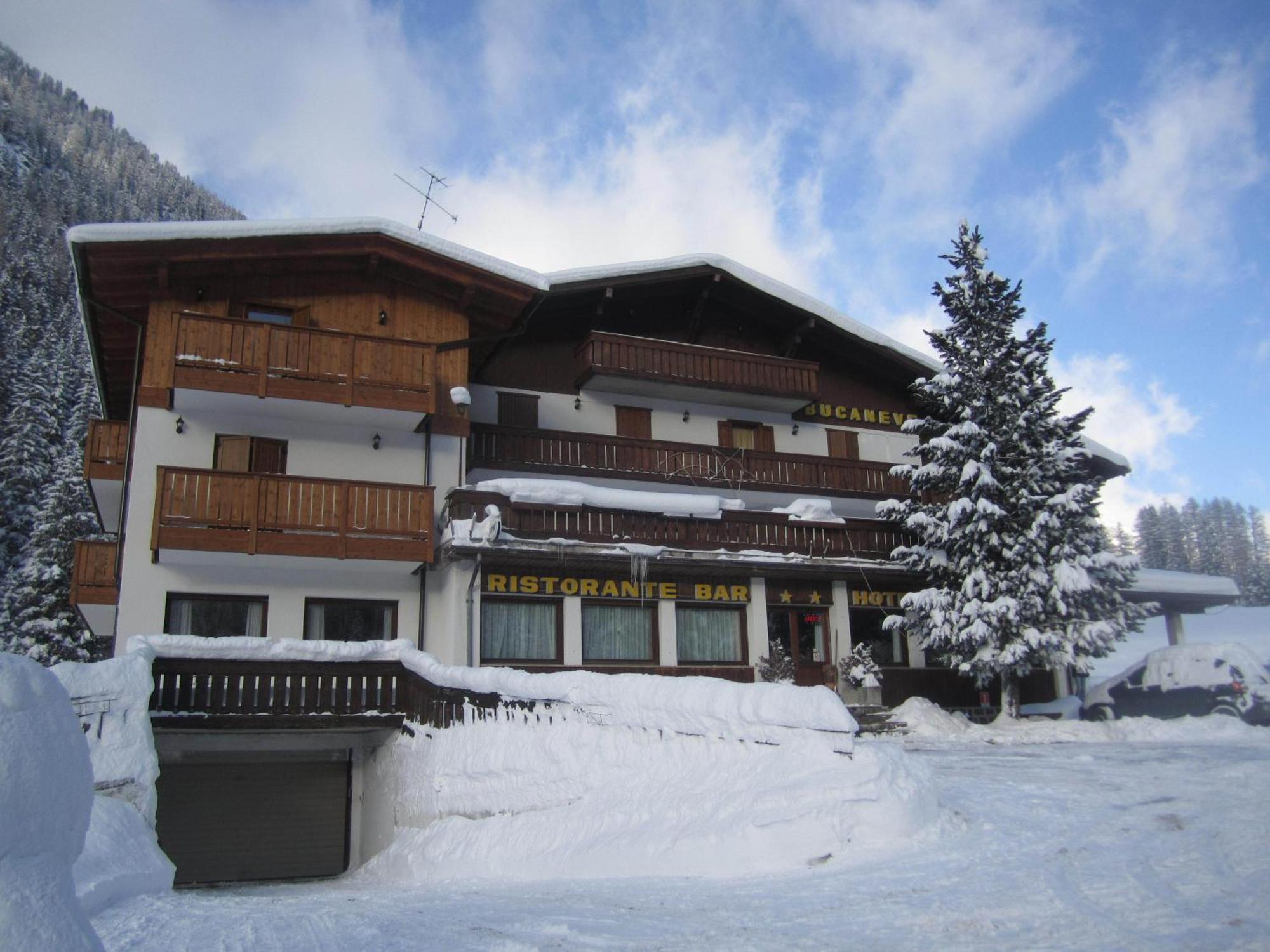 Hotel Bucaneve Моена Екстериор снимка