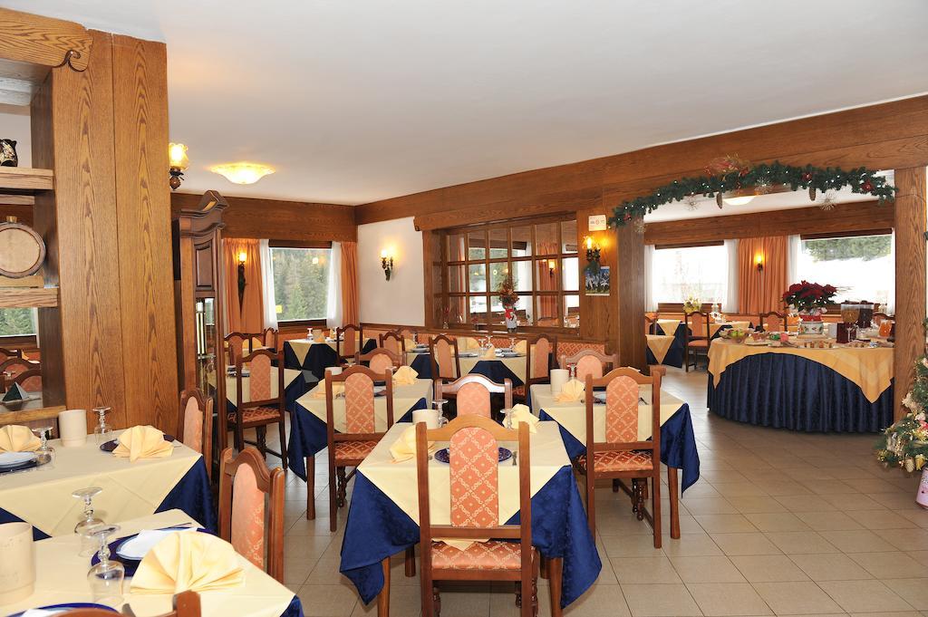 Hotel Bucaneve Моена Екстериор снимка