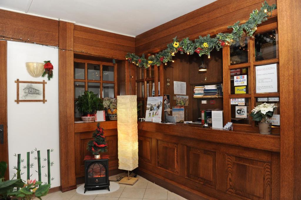 Hotel Bucaneve Моена Екстериор снимка